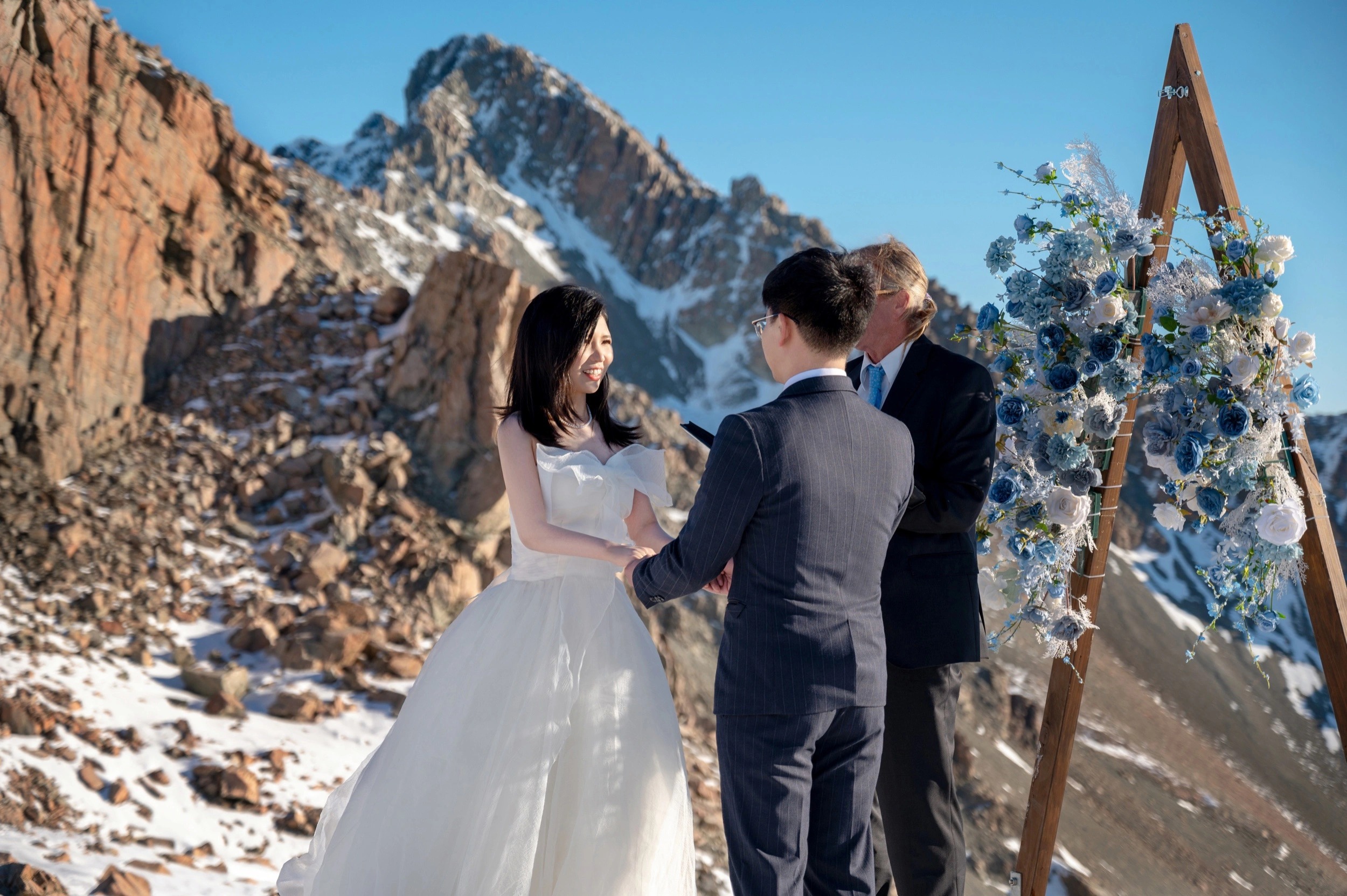 库克雪山直升机婚礼(婚礼仪式)