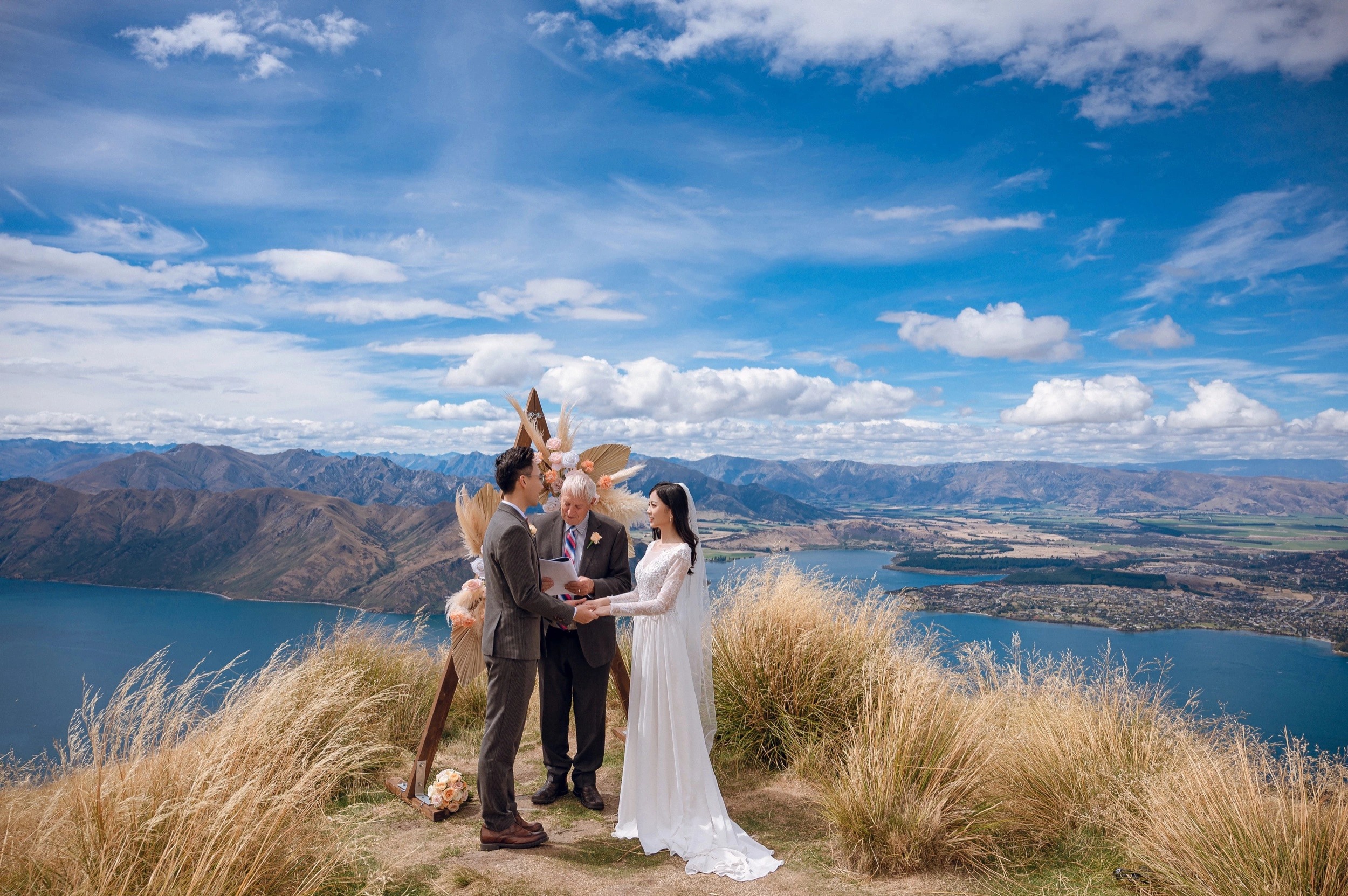 瓦纳卡山顶直升机婚礼(婚礼仪式)