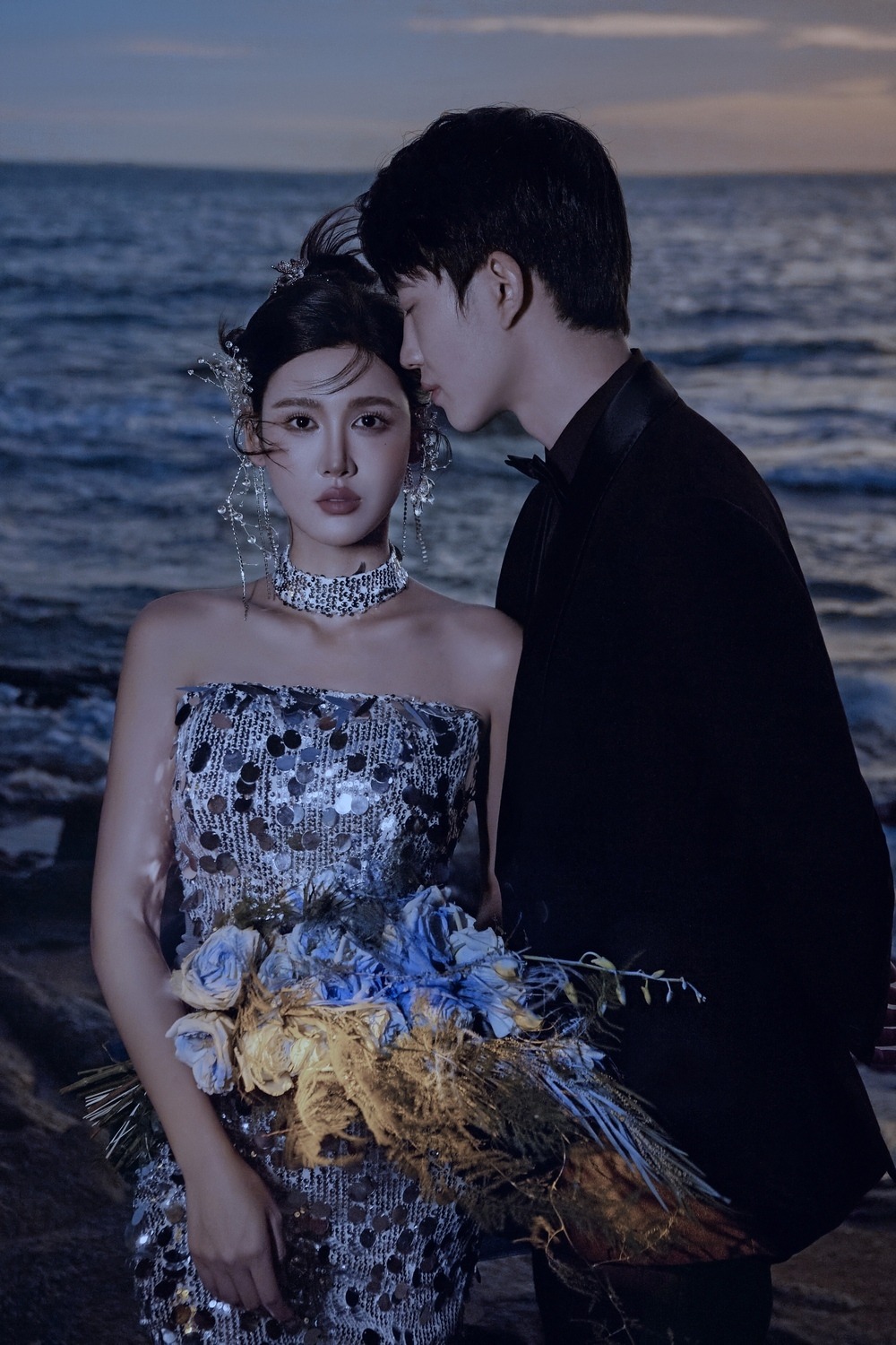 大小洞天-礁石夜景