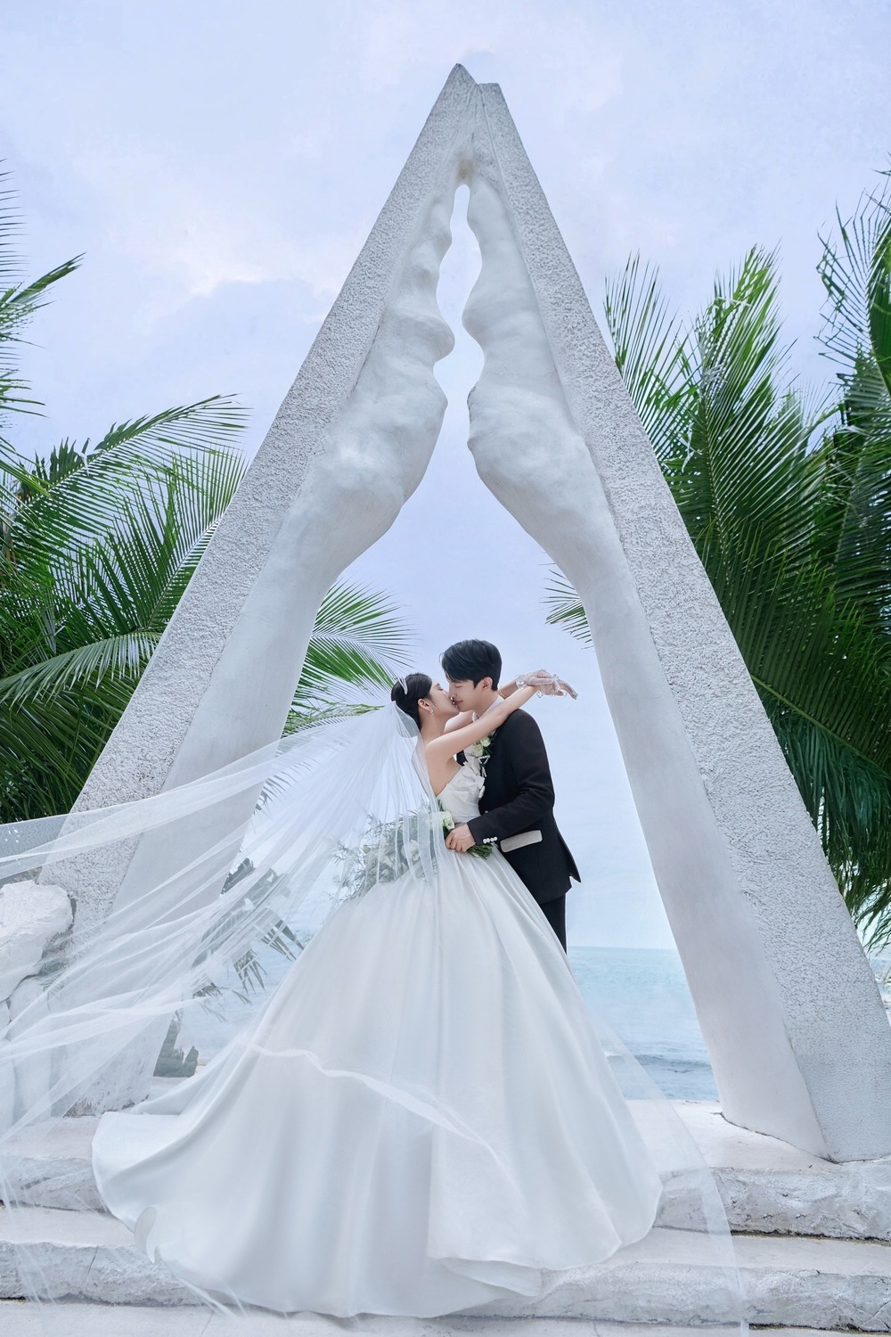 大小洞天-上帝之手