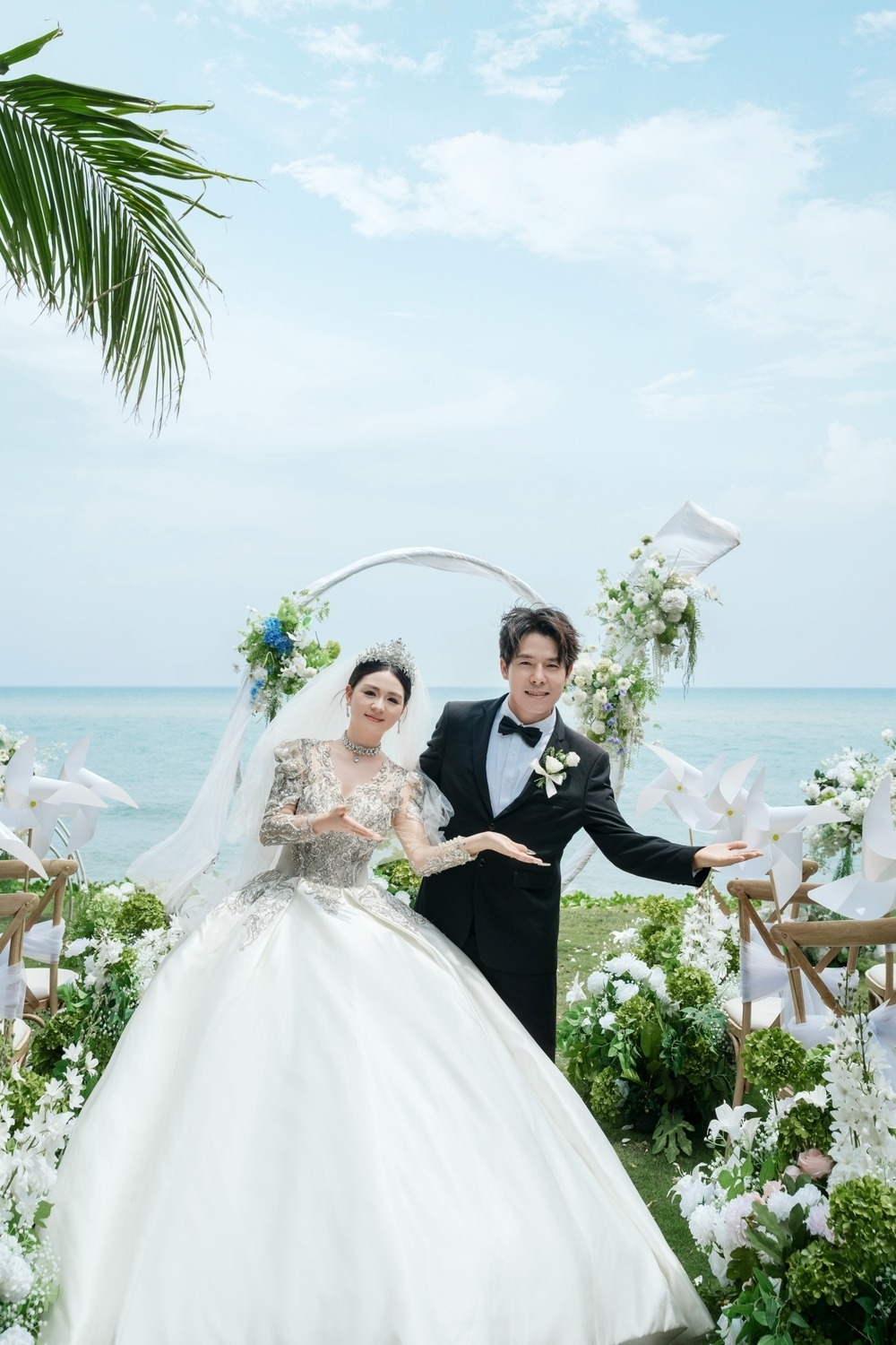 大小洞天草坪婚礼