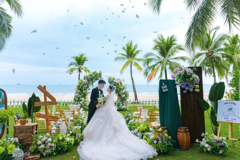 三亚湾草坪婚礼