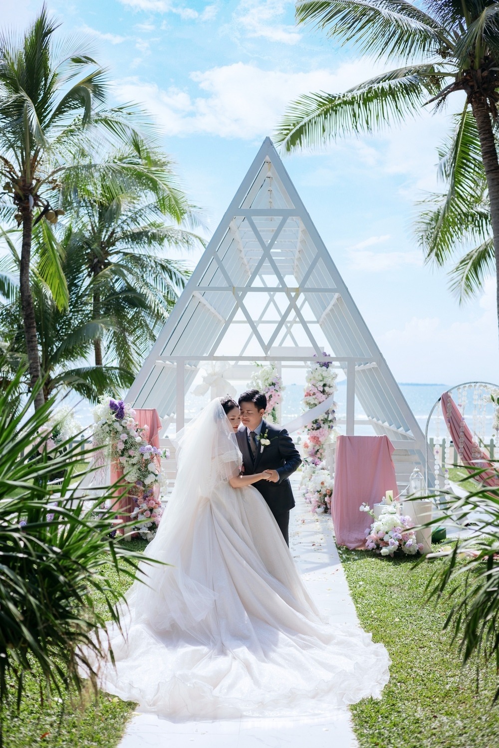 三亚湾教堂婚礼