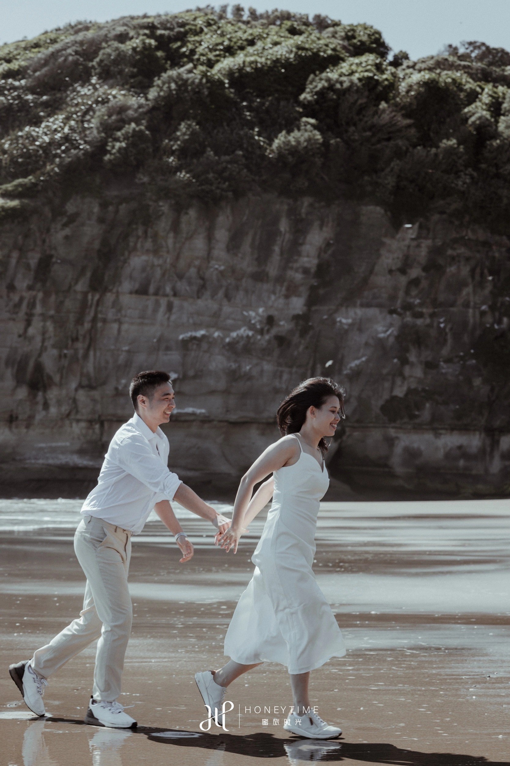 奥克兰乌岛黑沙滩