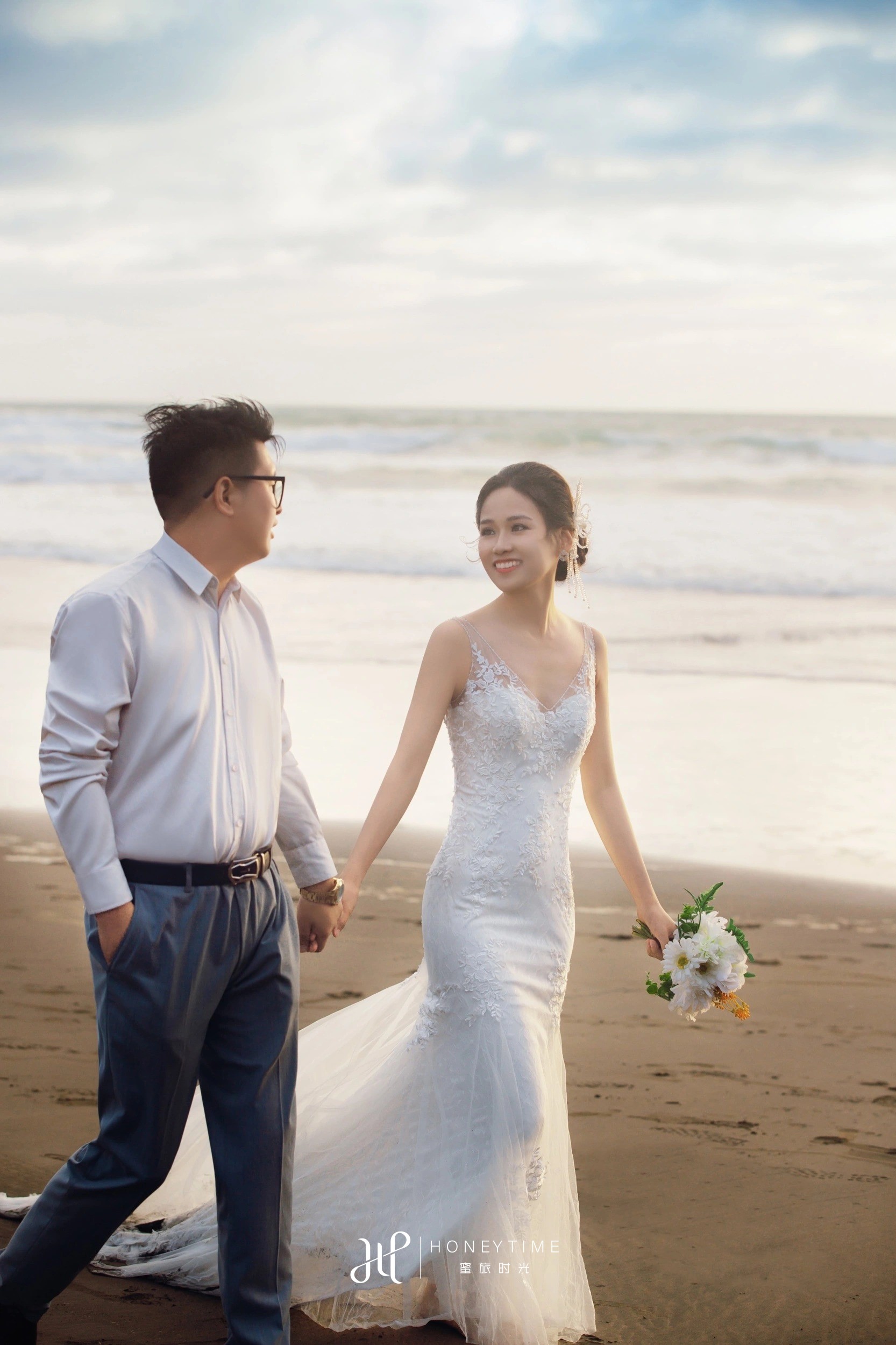 奥克兰乌岛黑沙滩