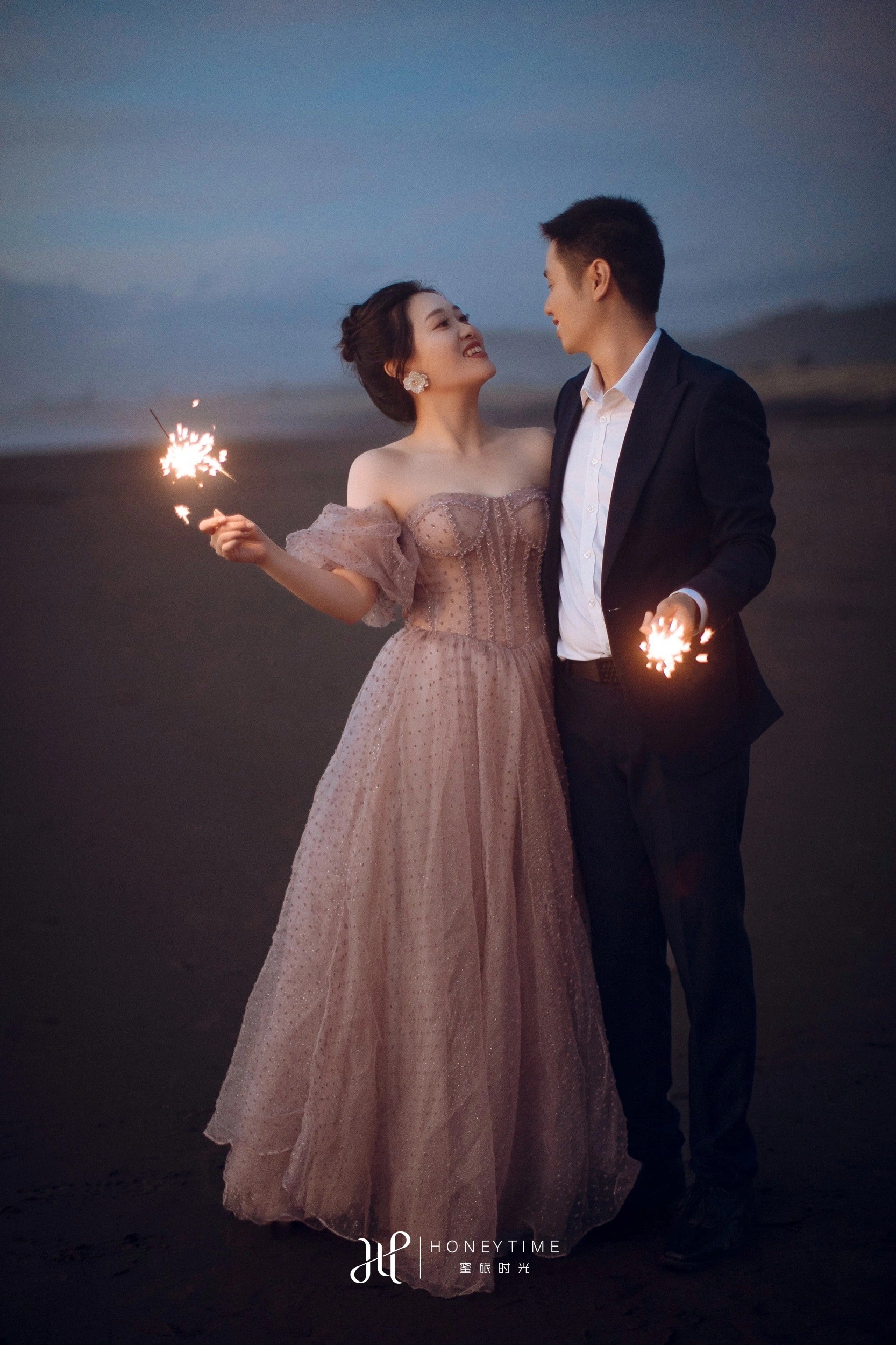 奥克兰乌岛黑沙滩