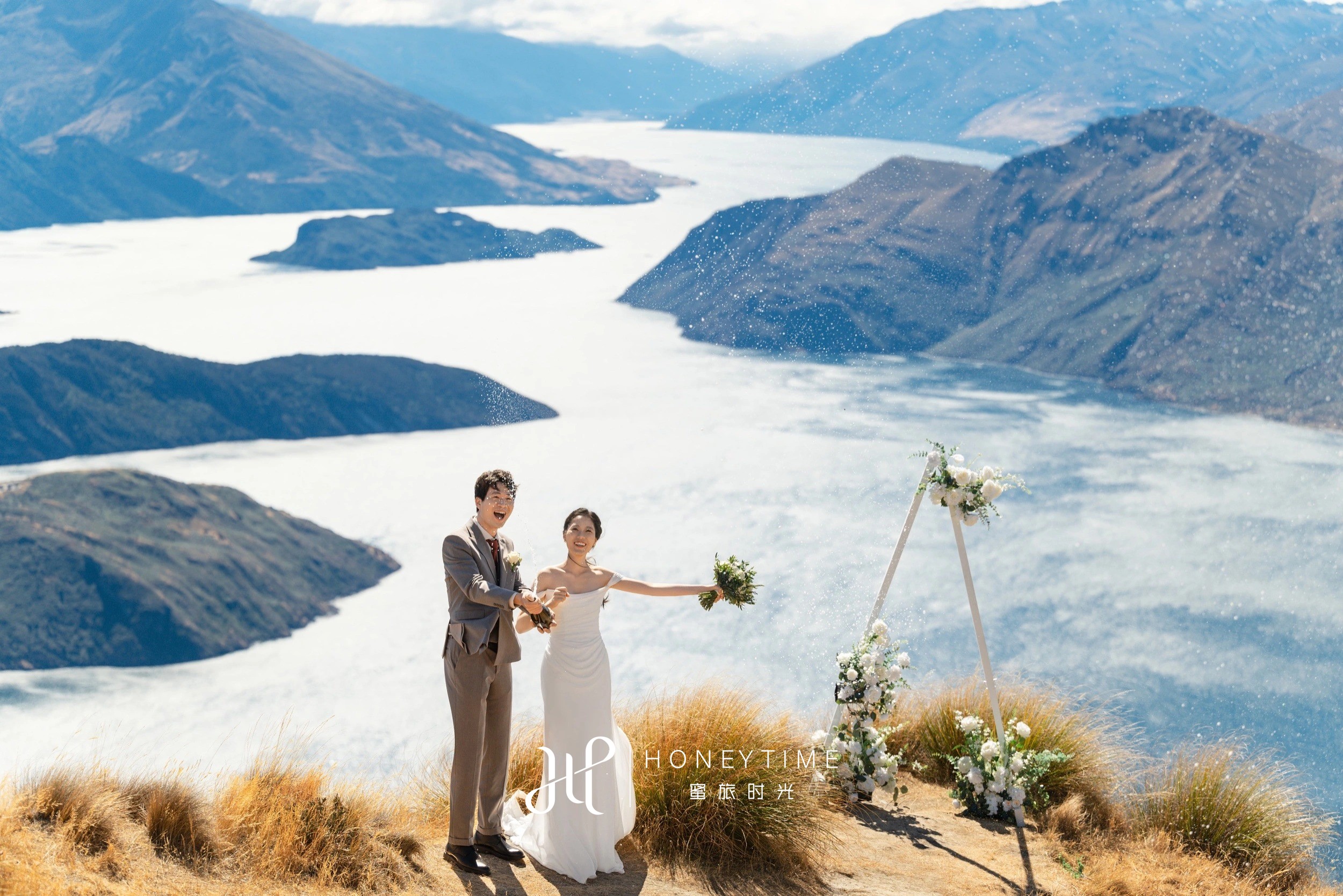 瓦纳卡山顶直升机婚礼(婚礼仪式)