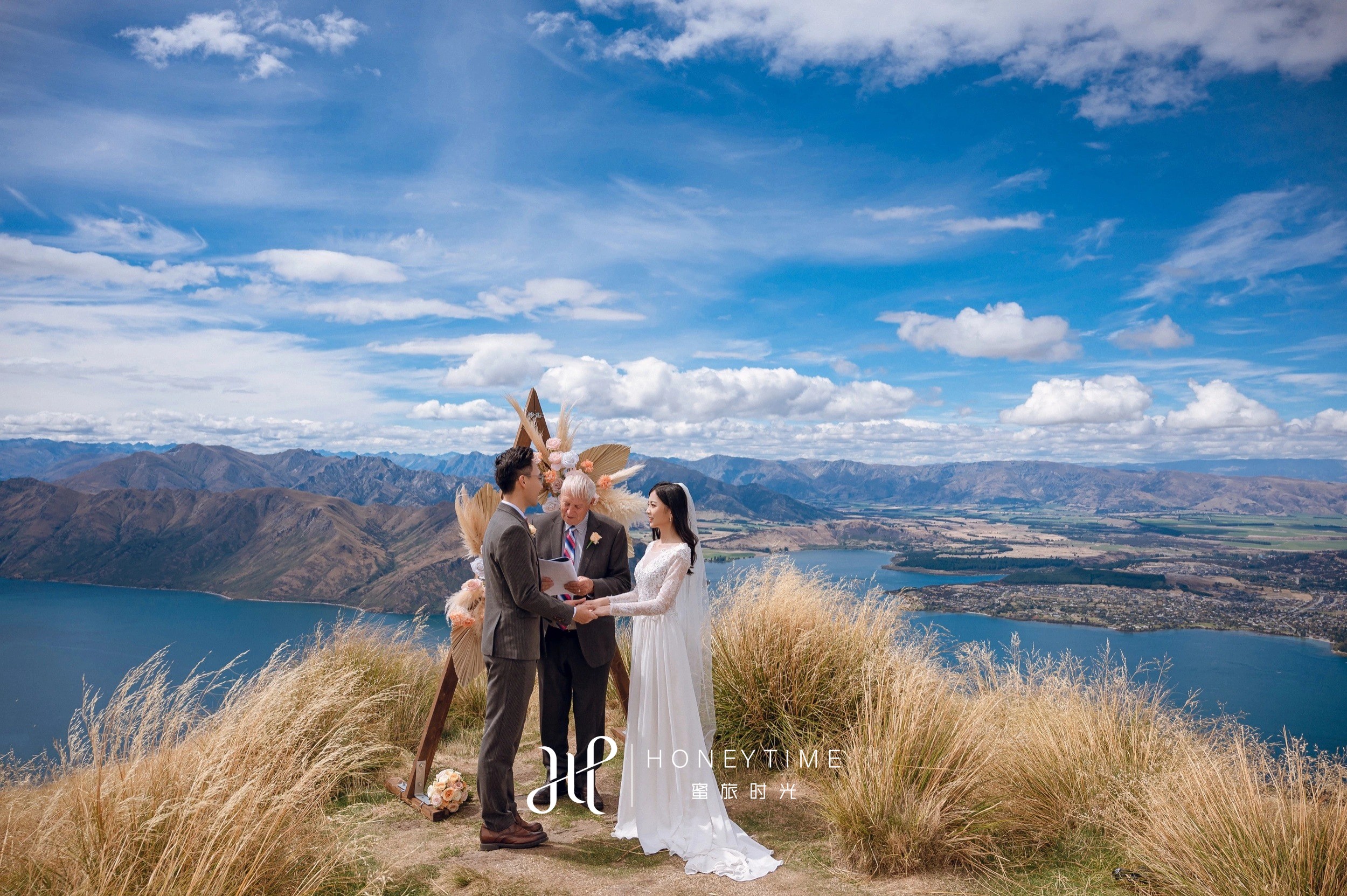 瓦纳卡山顶直升机婚礼(婚礼仪式)