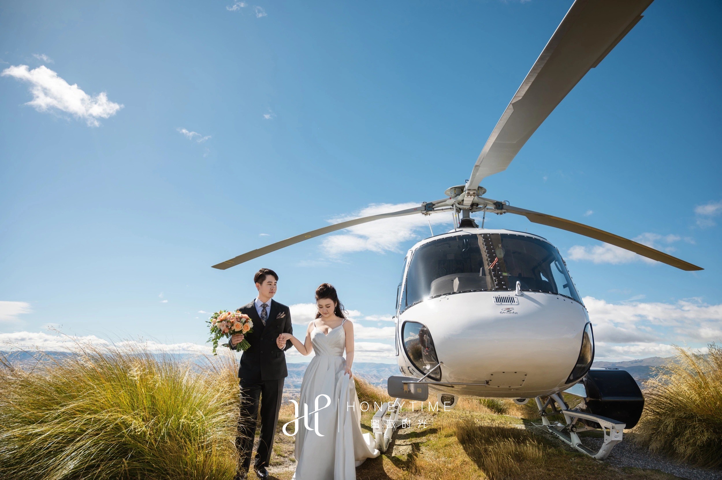 瓦纳卡山顶直升机婚礼(婚礼仪式)