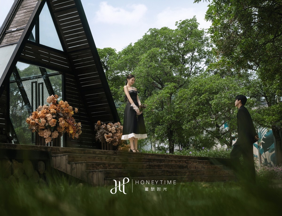 情侣岛-花海木屋