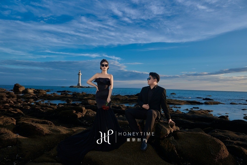 大小洞天-礁石夕阳