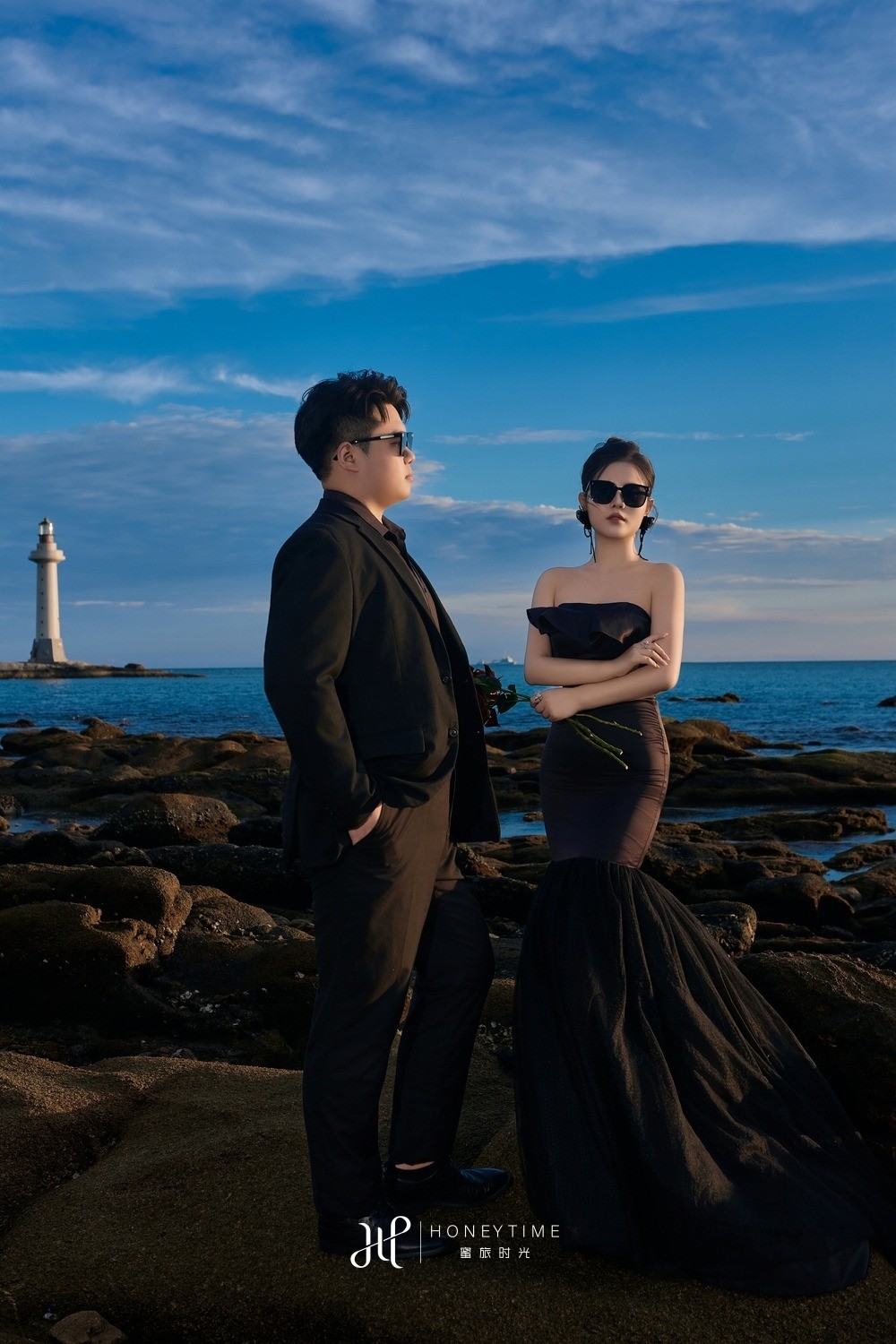 大小洞天-礁石夕阳