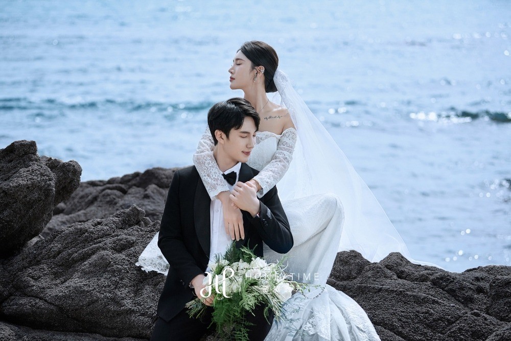 大小洞天-灯塔礁石