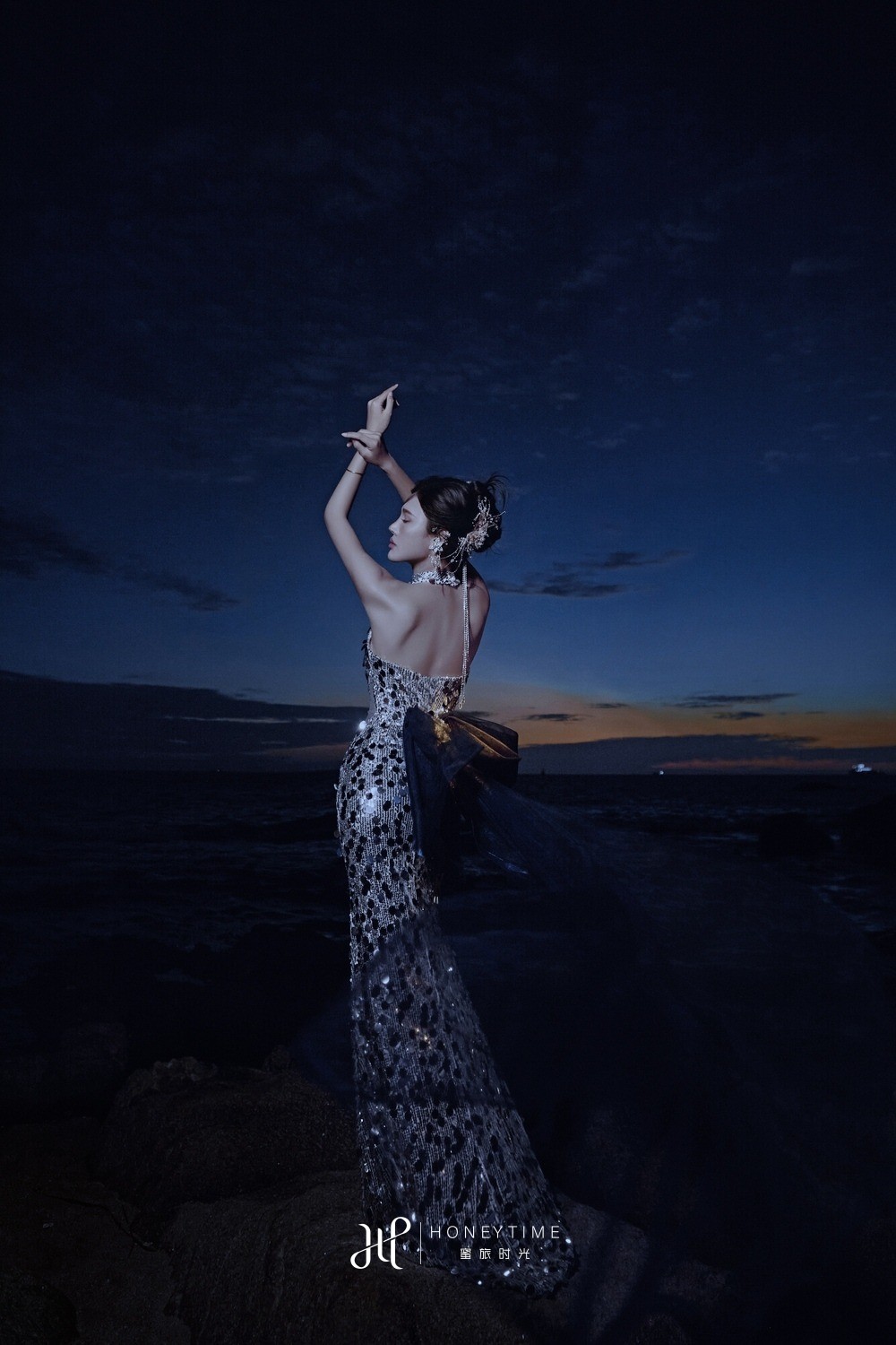 大小洞天-礁石夜景