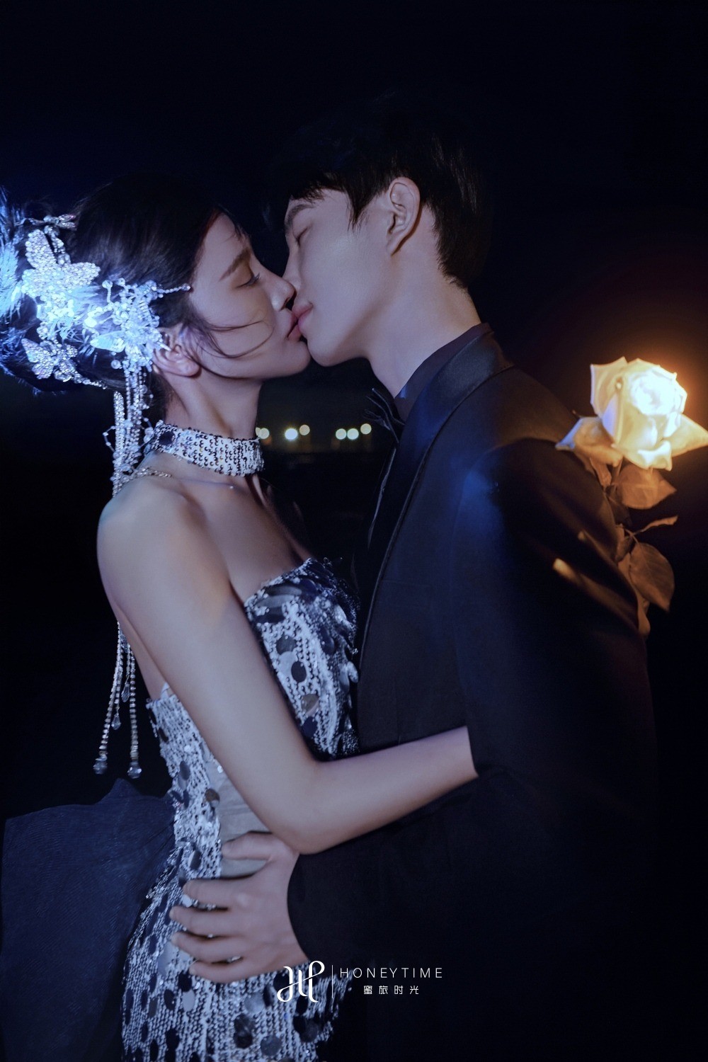 大小洞天-礁石夜景