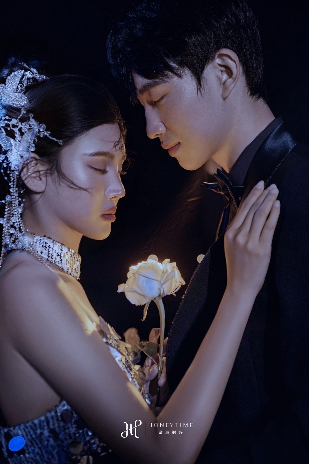 大小洞天-礁石夜景