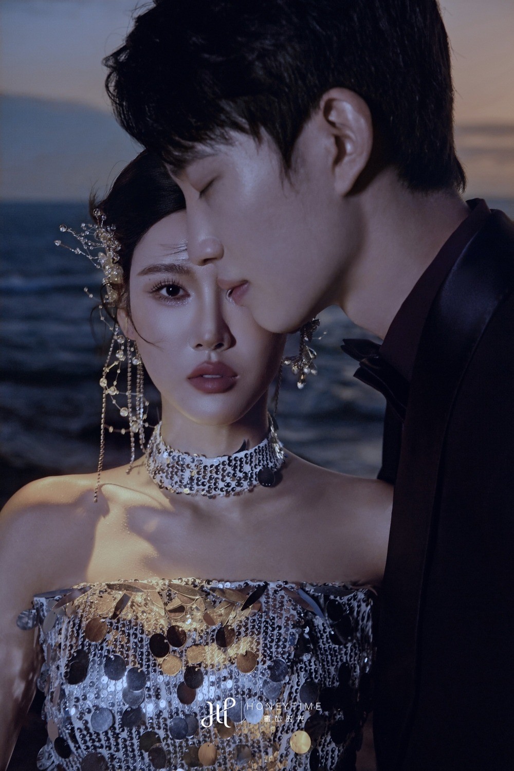 大小洞天-礁石夜景