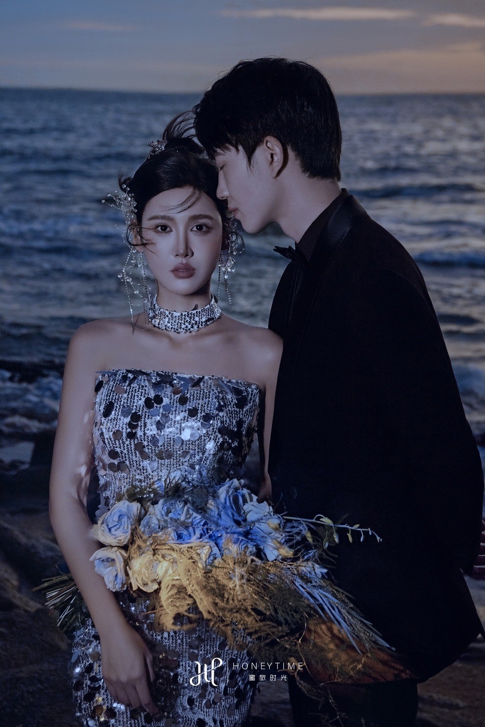 大小洞天-礁石夜景