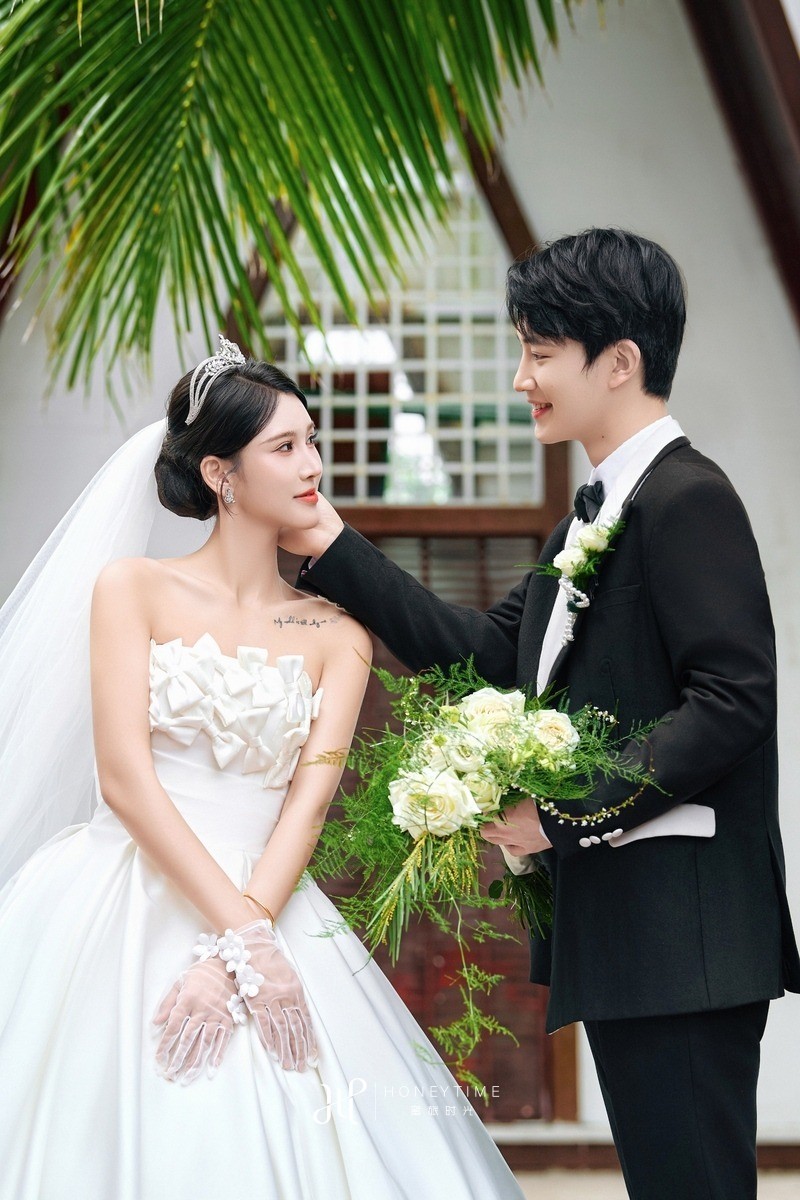 大小洞天-椰林小屋