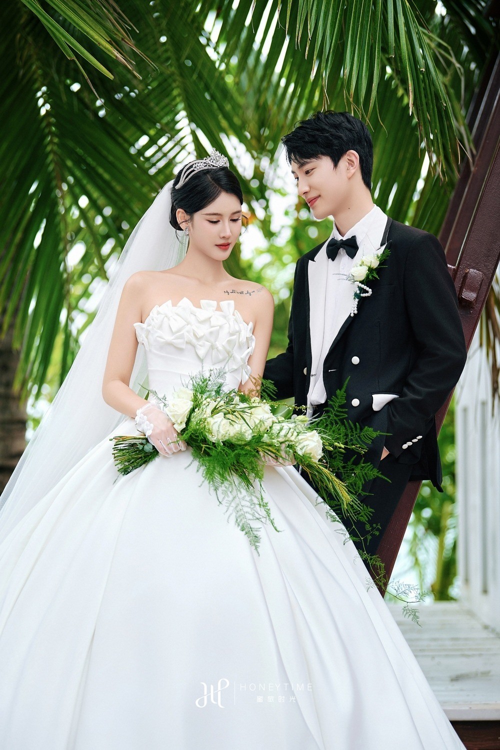 大小洞天-椰林小屋