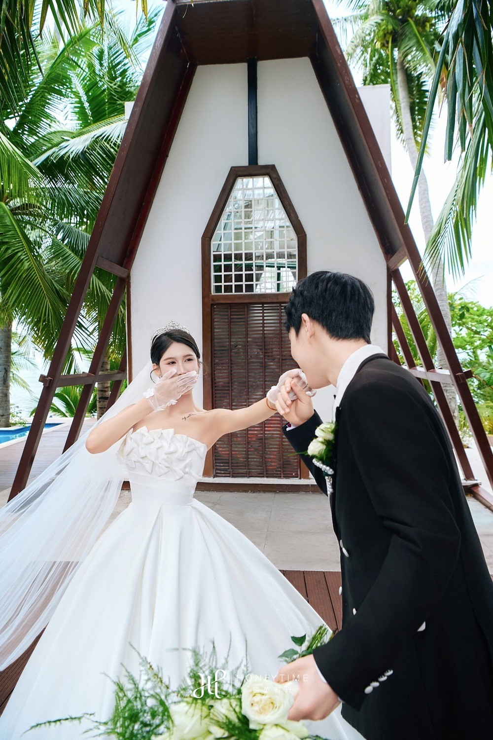 大小洞天-椰林小屋