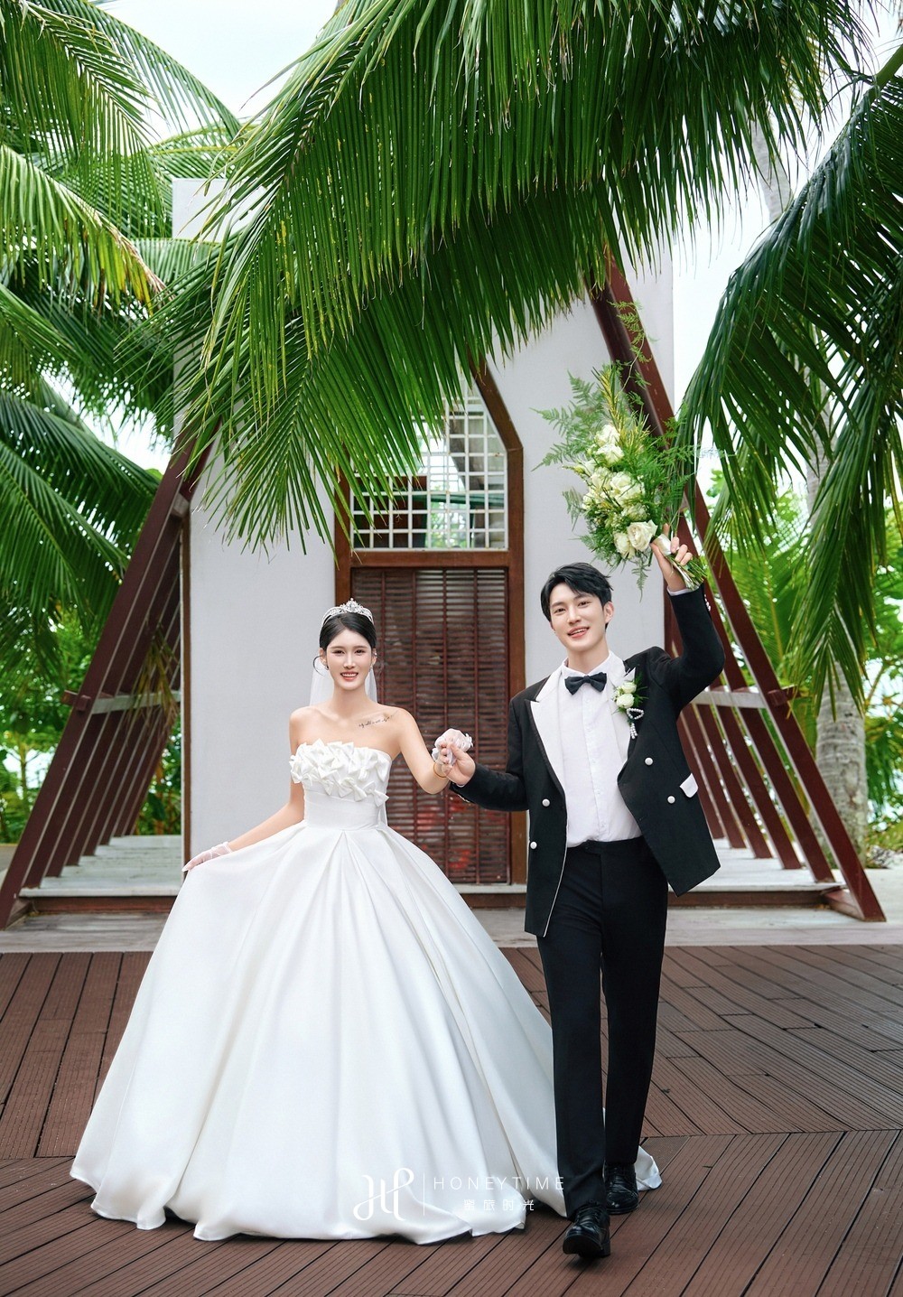 大小洞天-椰林小屋