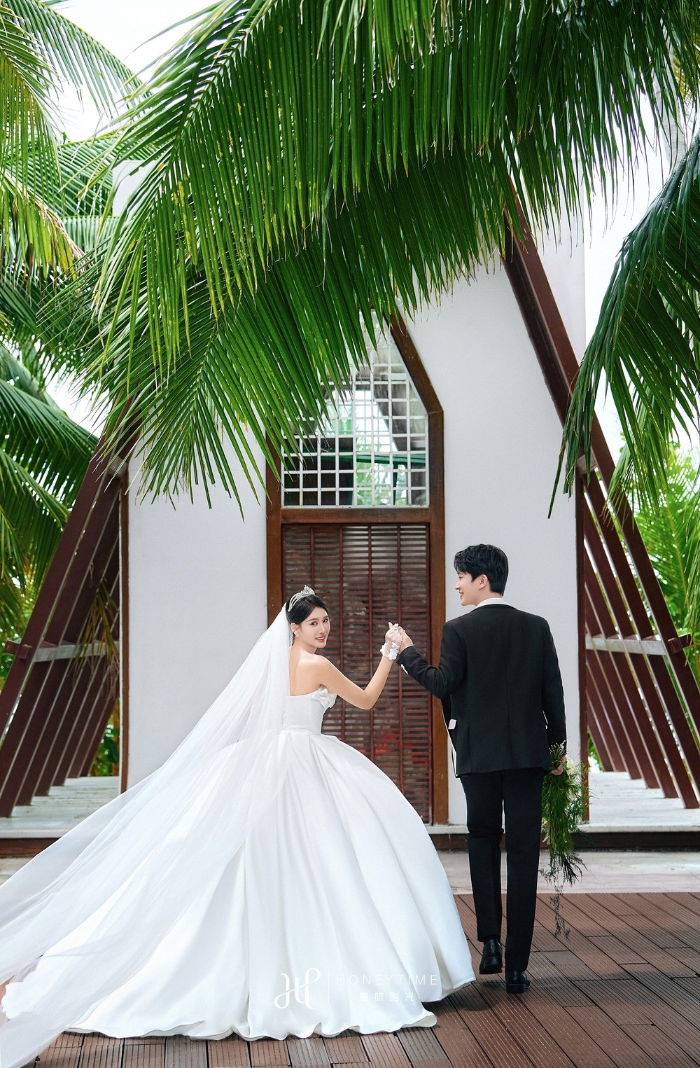 大小洞天-椰林小屋