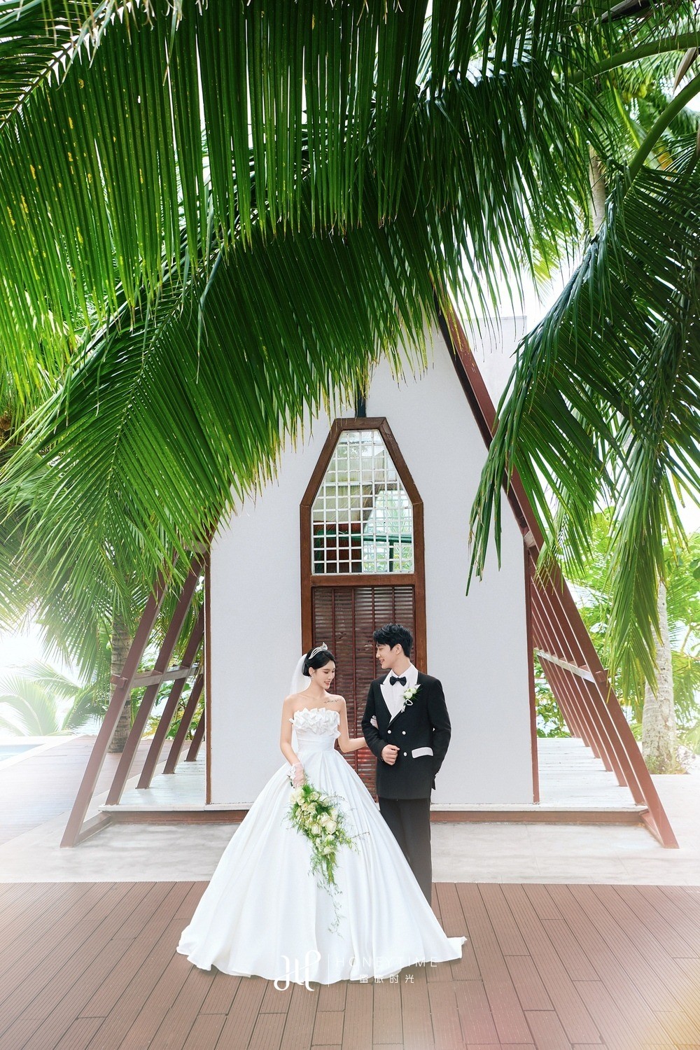 大小洞天-椰林小屋