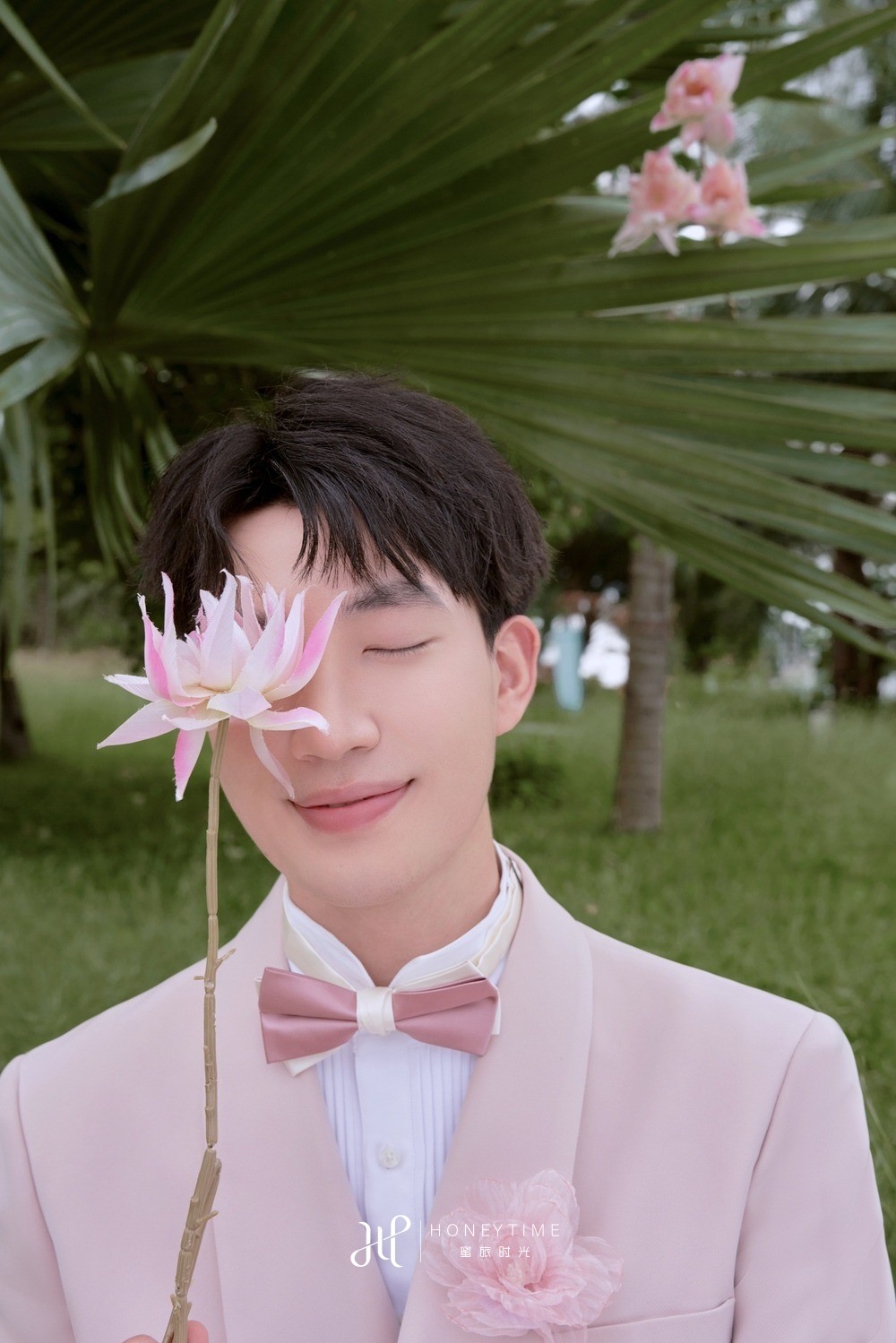 三亚湾椰林迷情