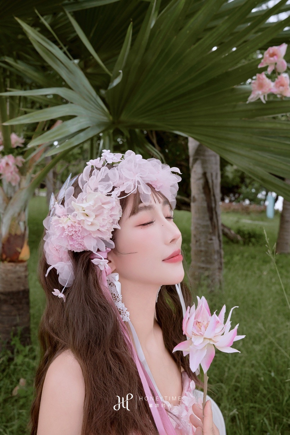 三亚湾椰林迷情