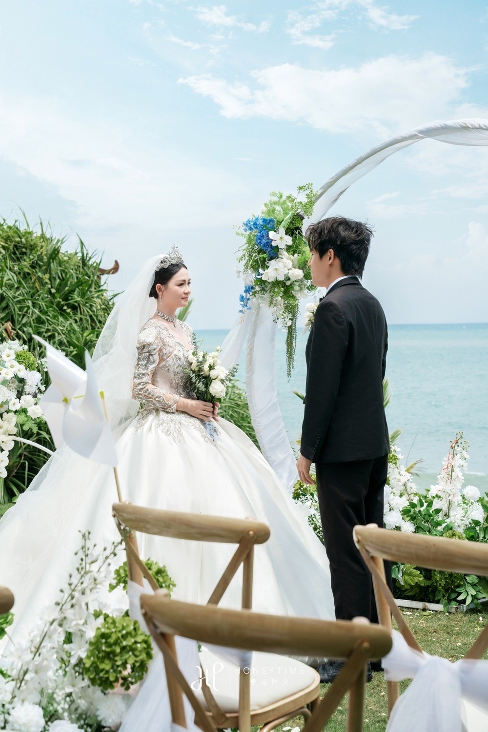 大小洞天草坪婚礼