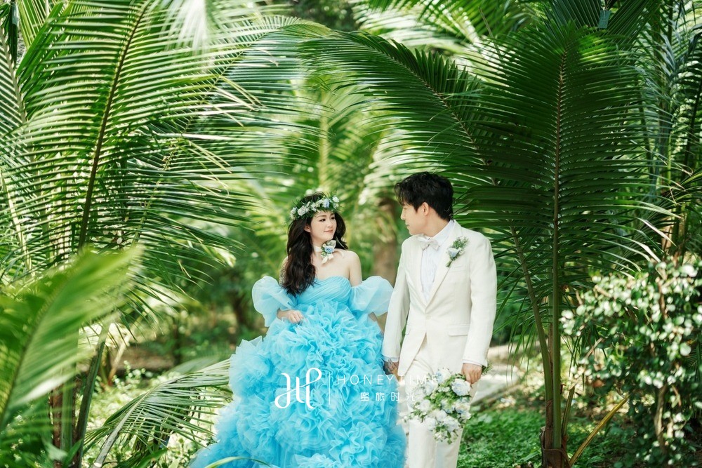 大小洞天草坪婚礼