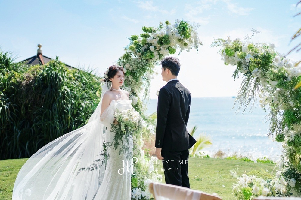 大小洞天草坪婚礼