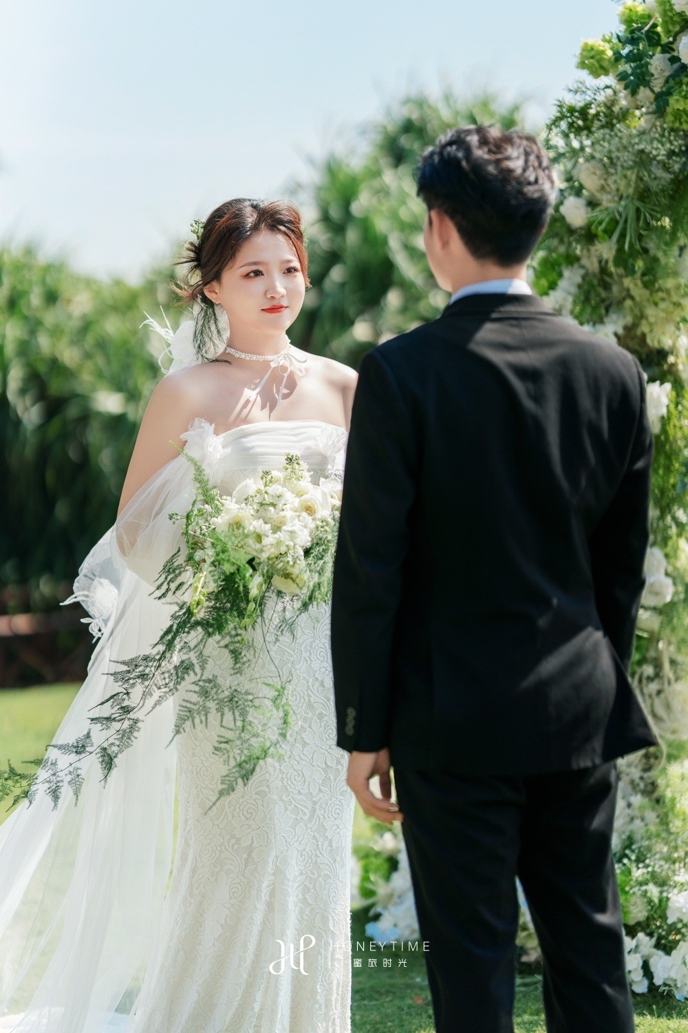 大小洞天草坪婚礼