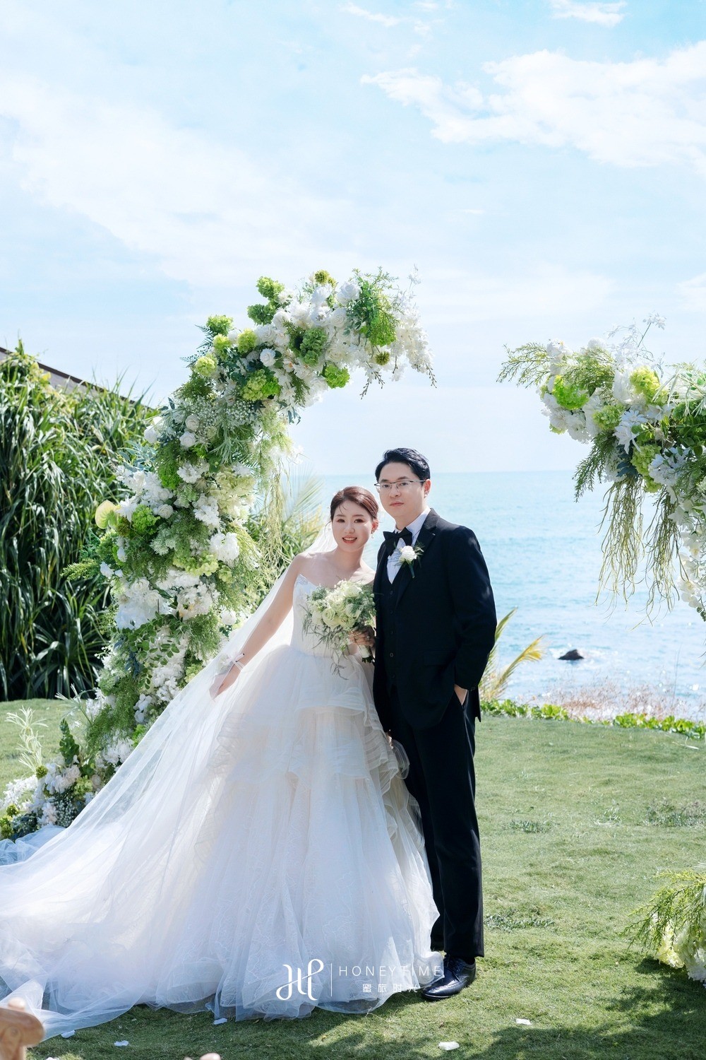 大小洞天草坪婚礼