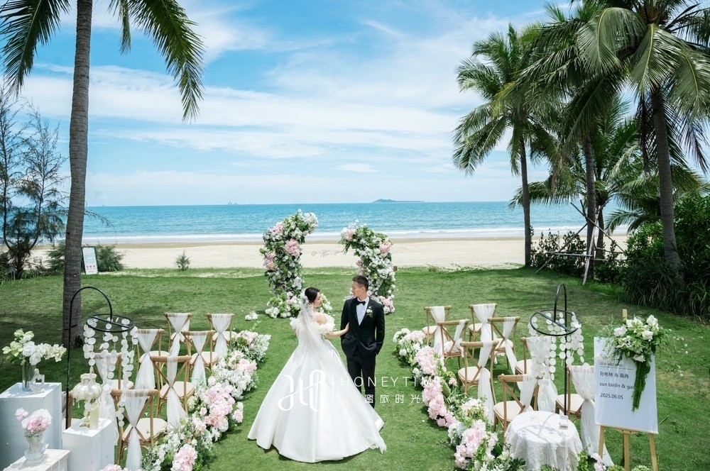 三亚湾草坪婚礼