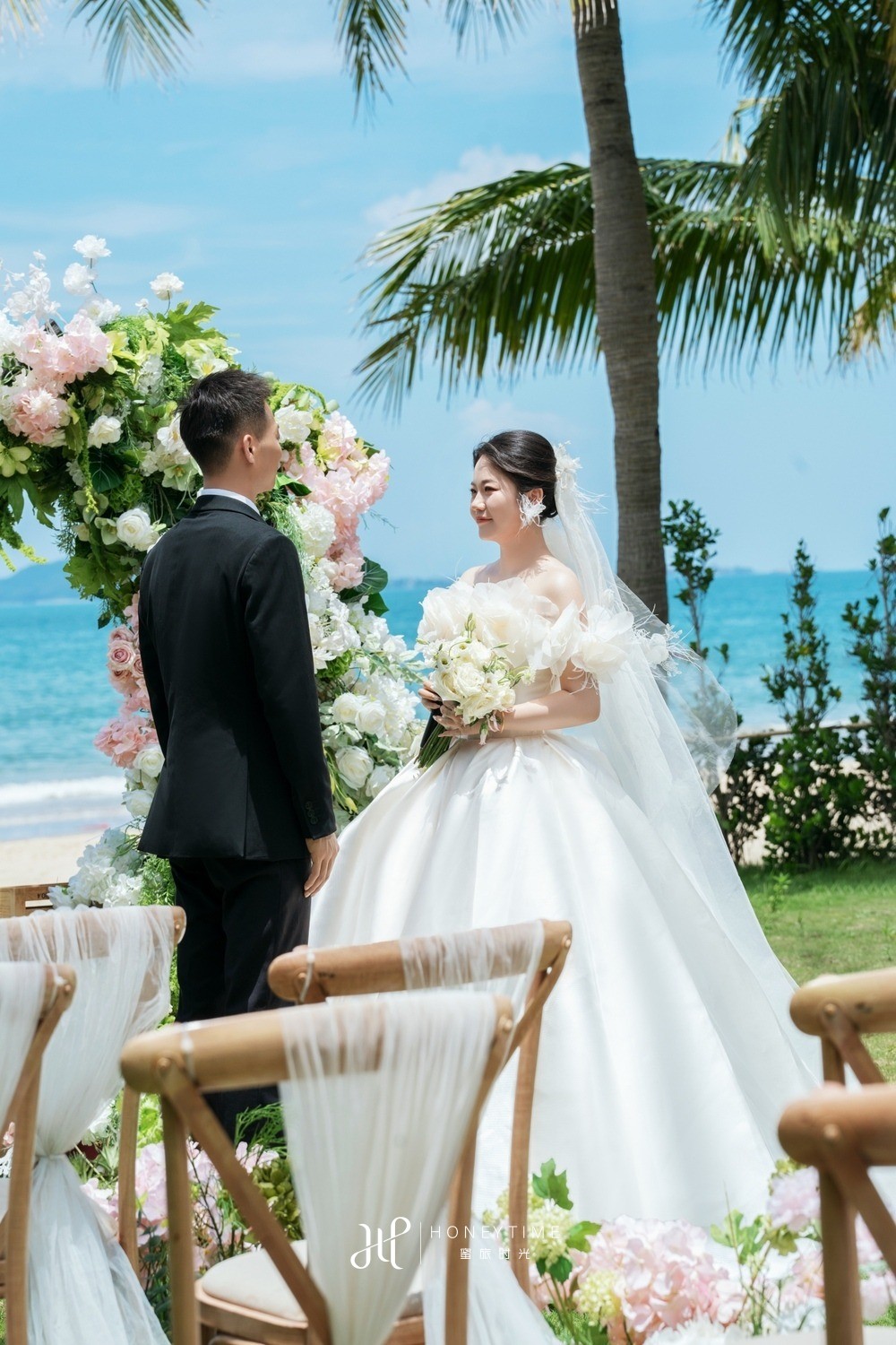 三亚湾草坪婚礼