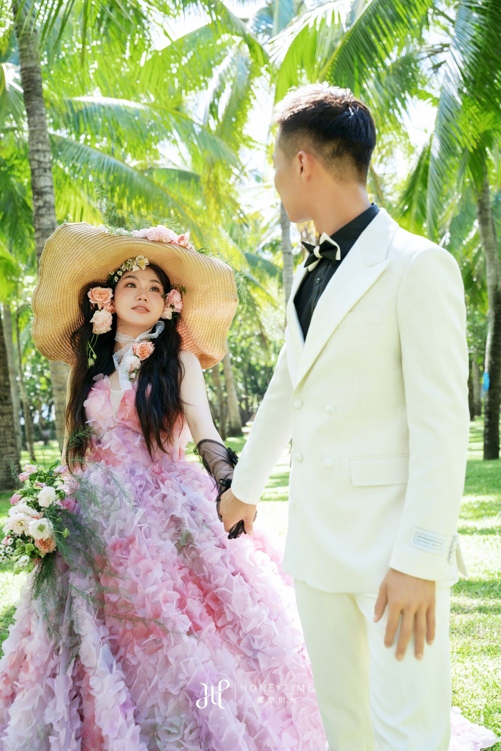 三亚湾草坪婚礼