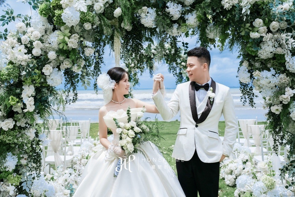 三亚湾草坪婚礼