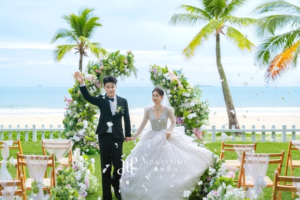 三亚湾草坪婚礼