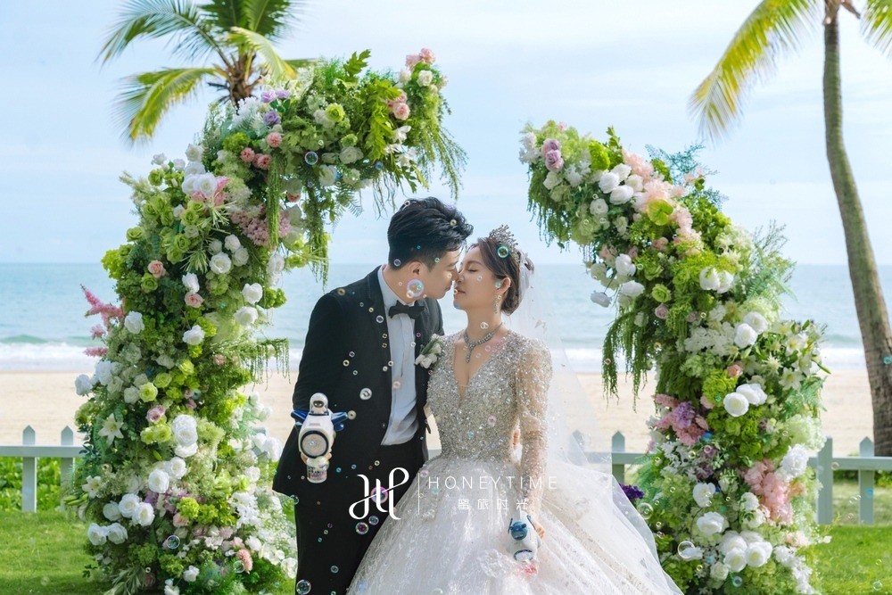 三亚湾草坪婚礼
