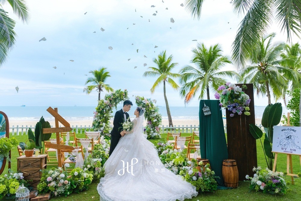 三亚湾草坪婚礼
