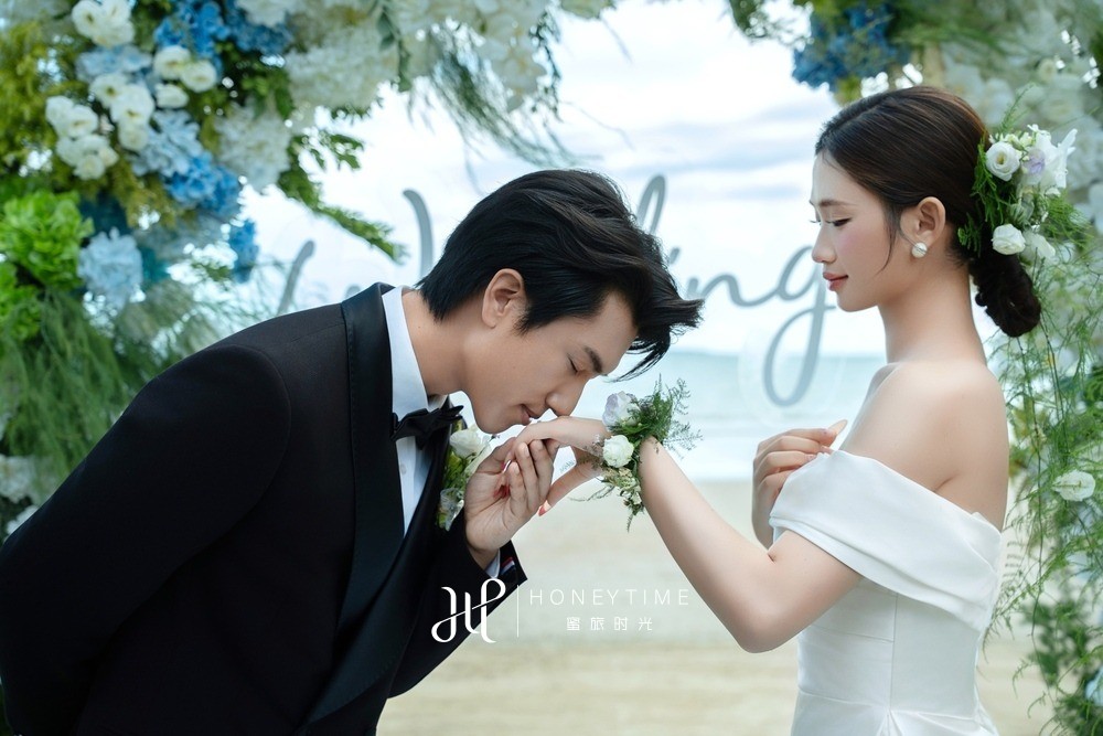 三亚湾草坪婚礼