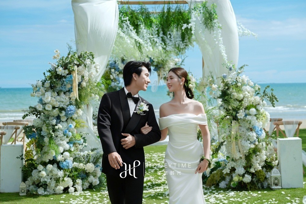 三亚湾草坪婚礼