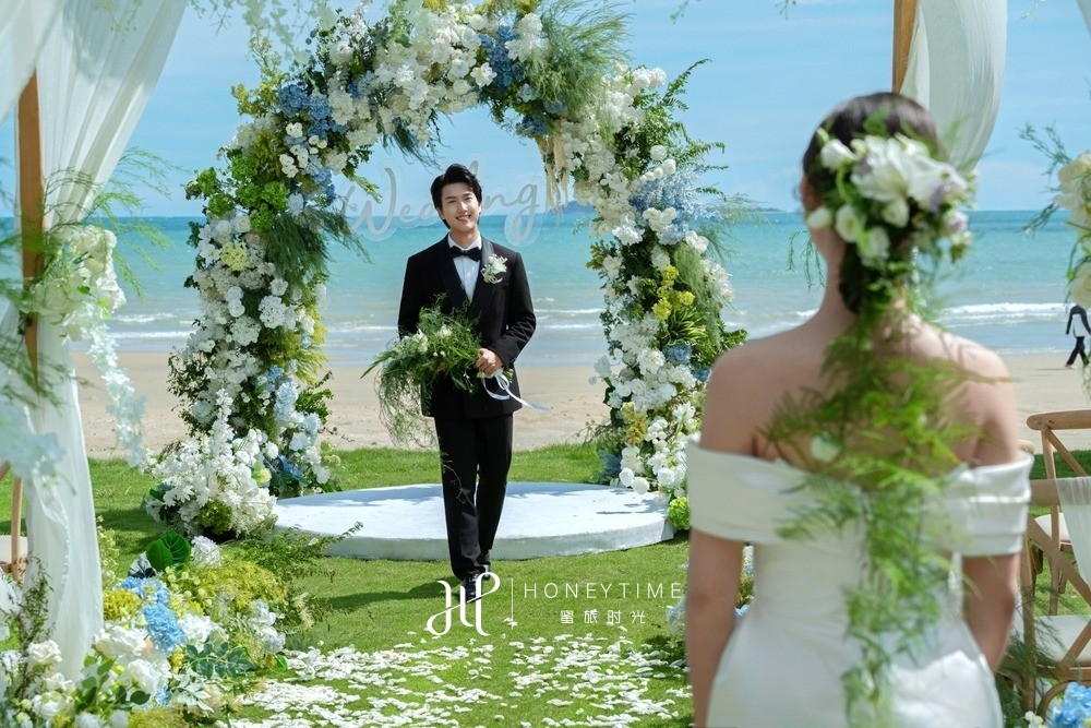 三亚湾草坪婚礼
