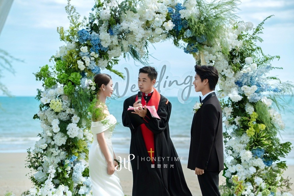 三亚湾草坪婚礼