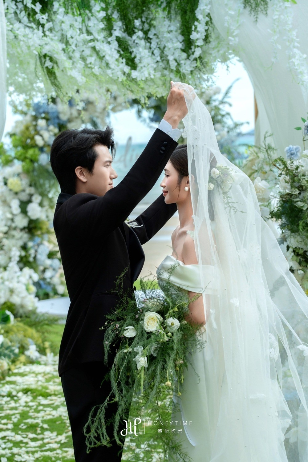 三亚湾草坪婚礼