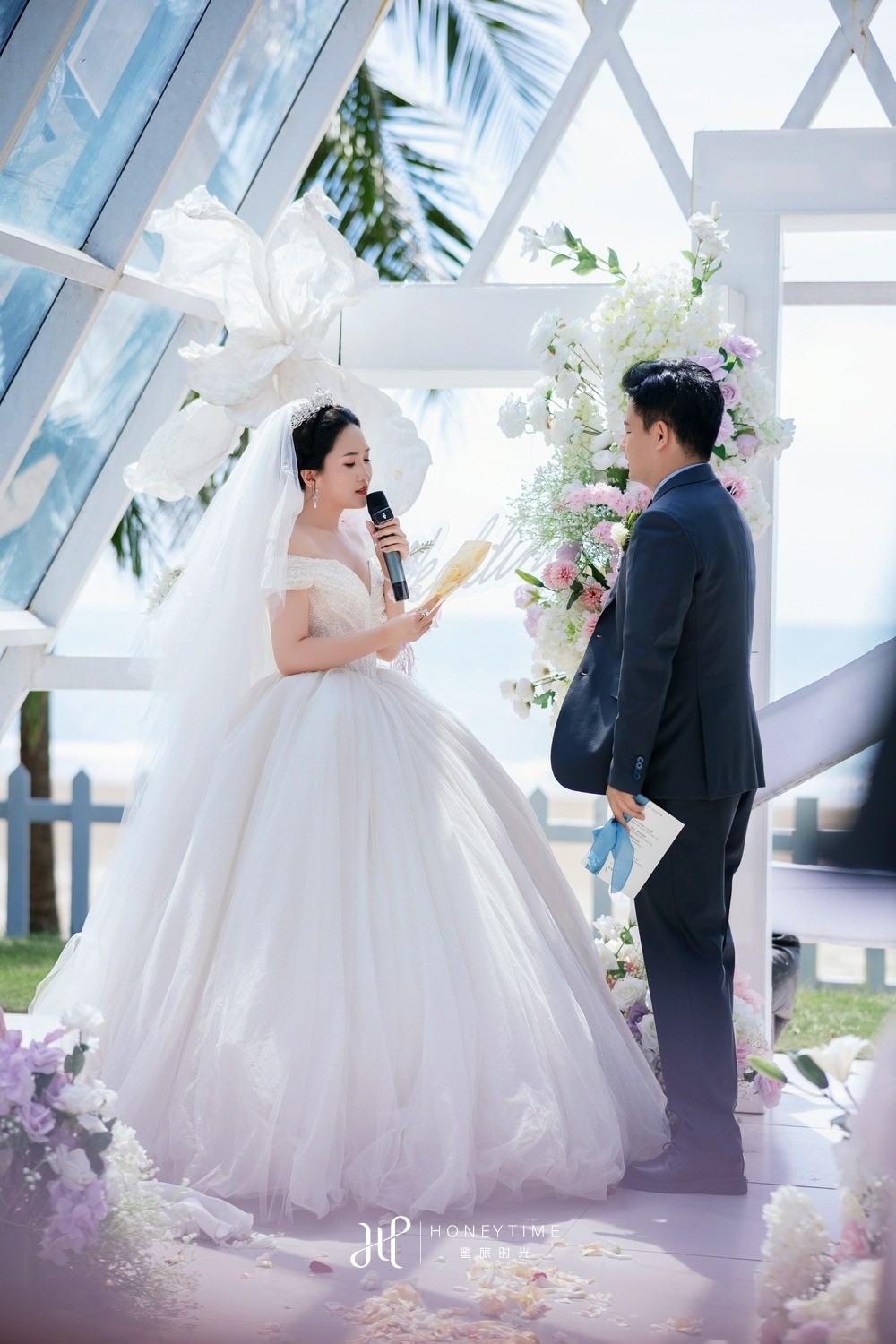 三亚湾教堂婚礼