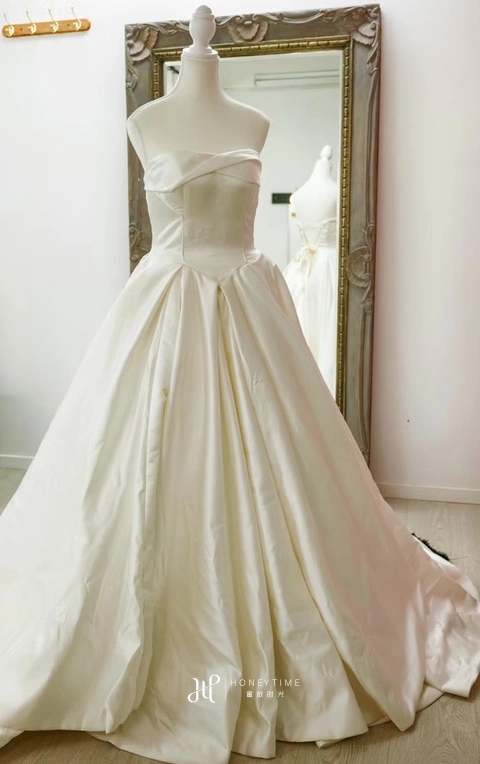 皇后镇服装参考