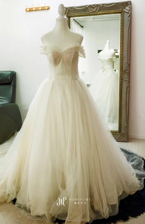 皇后镇服装参考